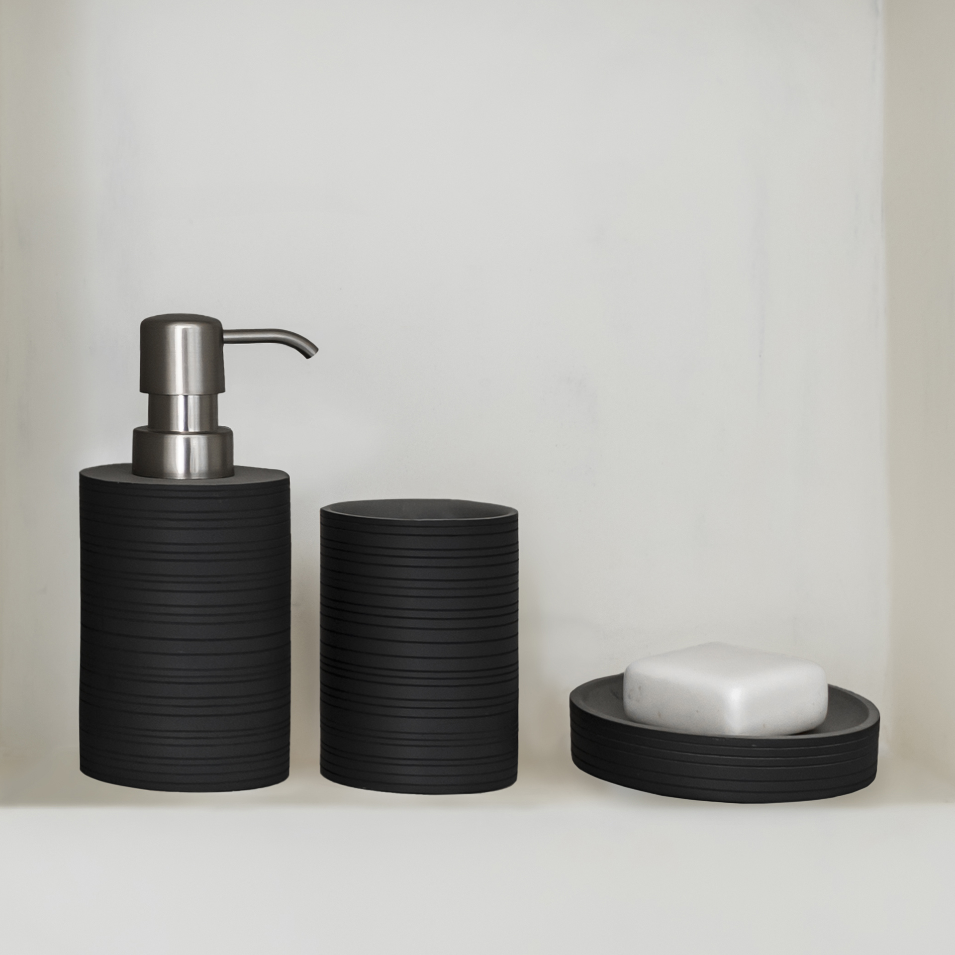 RIBBON BATH ACCESSORIES