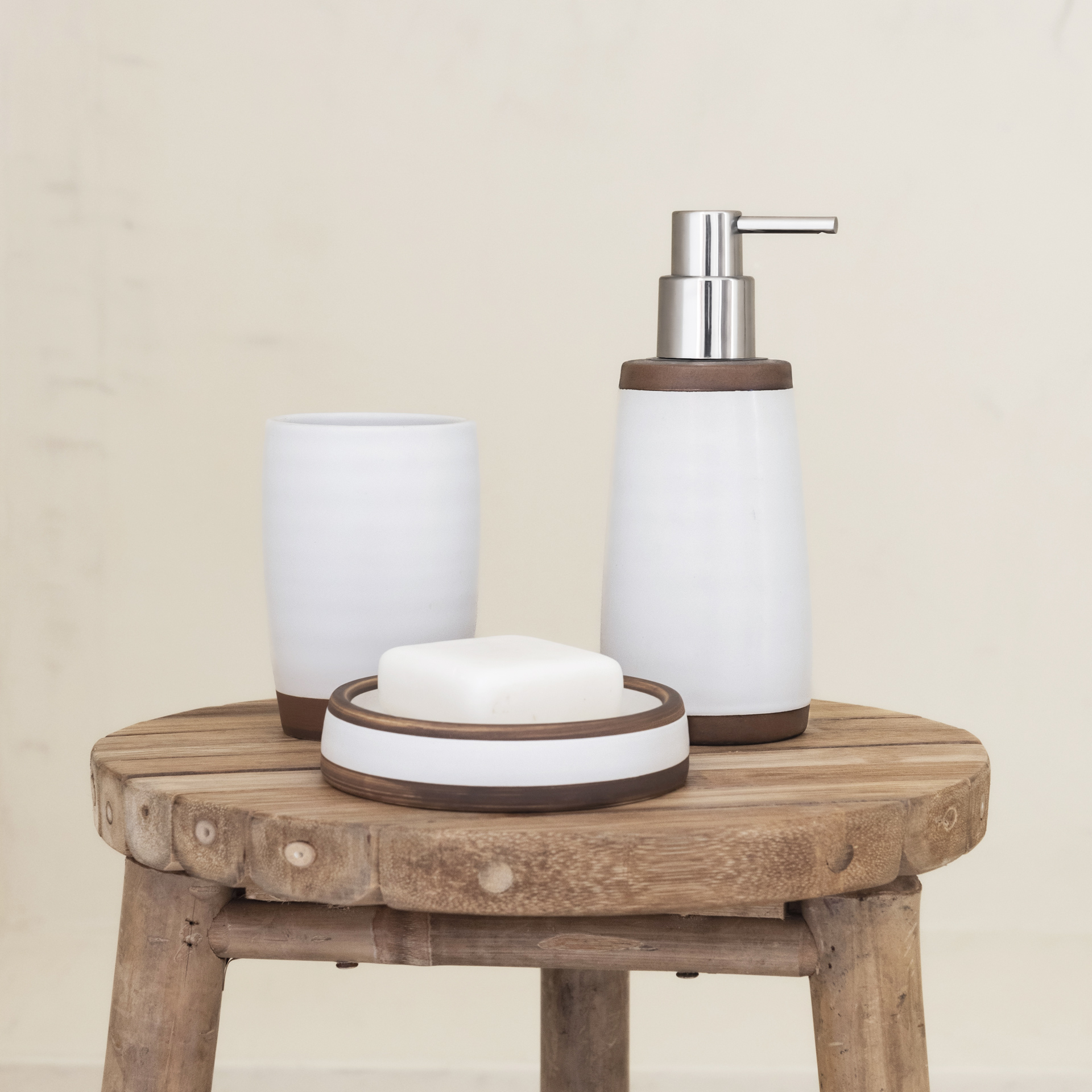 RUSTIC BATH ACCESSORIES